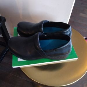 Dr scholl's clogs
